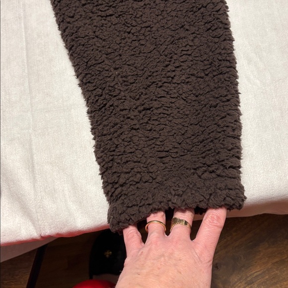 SKIMS medium high pile Sherpa chocolate Brown Fleece teddy joggers - Picture 4 of 7